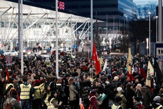 Große Proteste gegen Schwarz/Blau in Linz